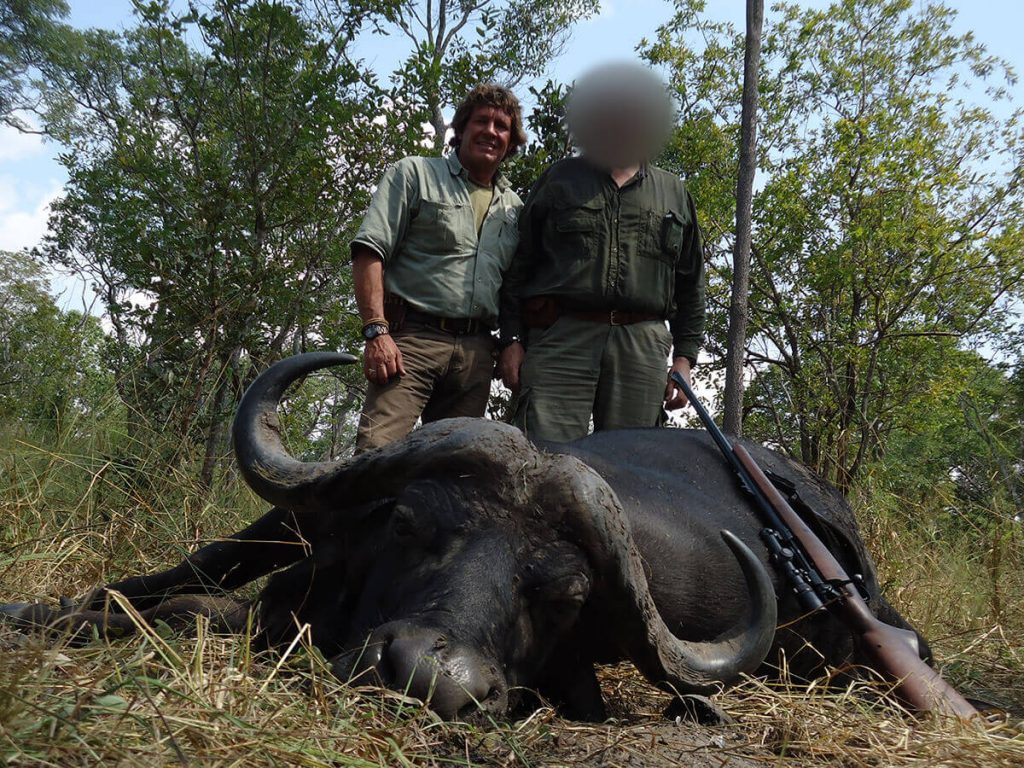 buffalo hunting with pierre van tonder big game safaris